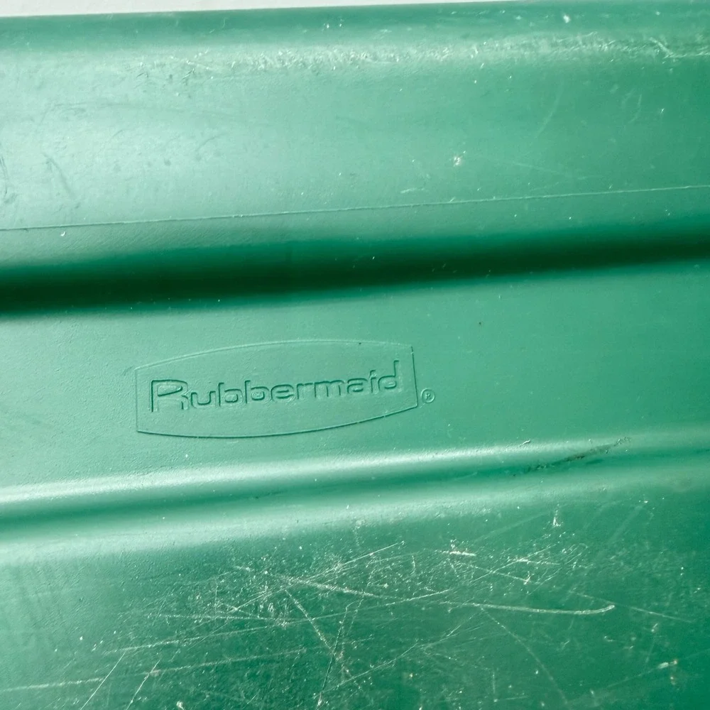 Rubbermaid vintage model